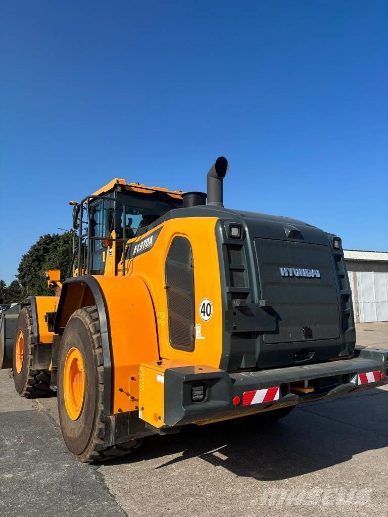 Hyundai HL 970 A Фронтальные погрузчики