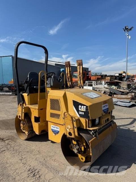 CAT CB 24 Катки тротуарные