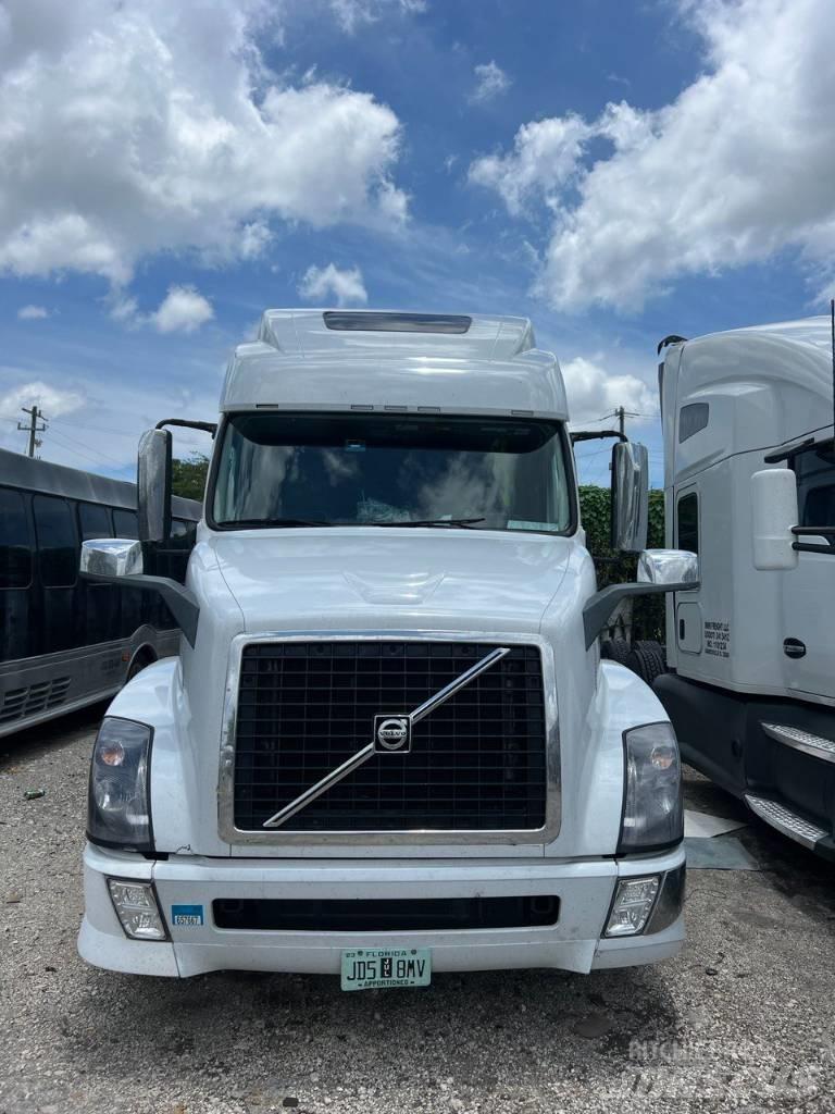Volvo VNL 780 Седельные тягачи