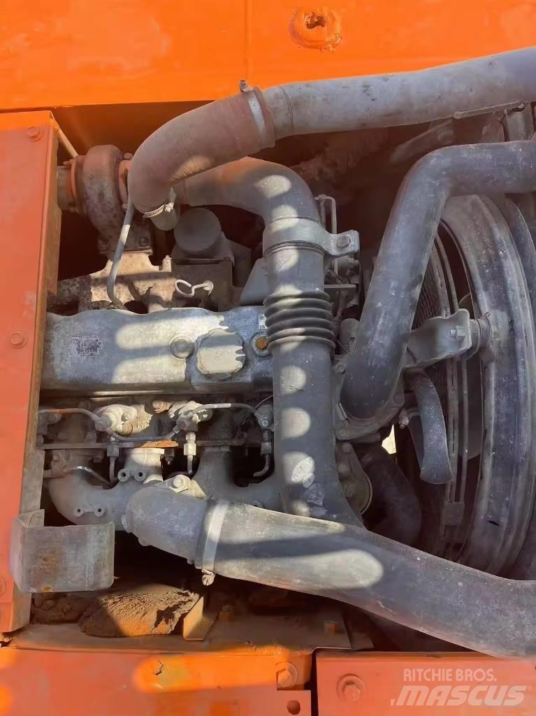 Hitachi ZX 120 Гусеничные экскаваторы
