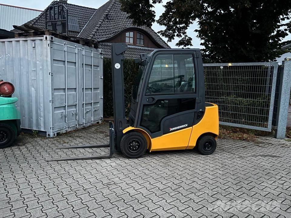 Jungheinrich DFG 320 Дизельные погрузчики