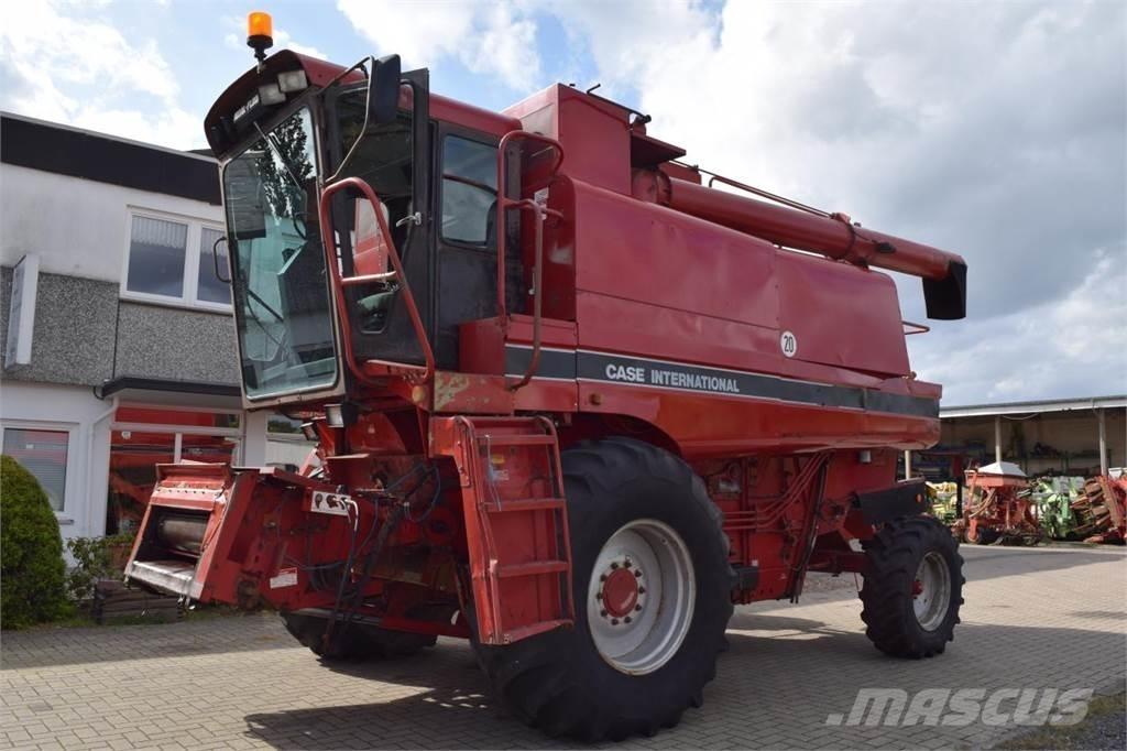 Case IH 1680 Axial Зерноуборочные комбайны