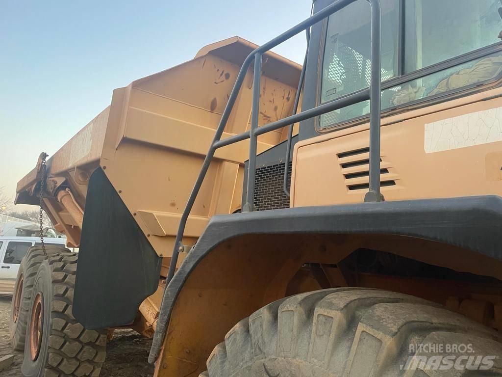 Bell D35D Шарнирно-сочленённые самосвалы