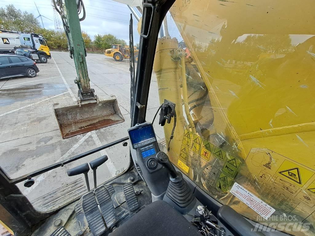 Komatsu PC228USLC-8 Гусеничные экскаваторы