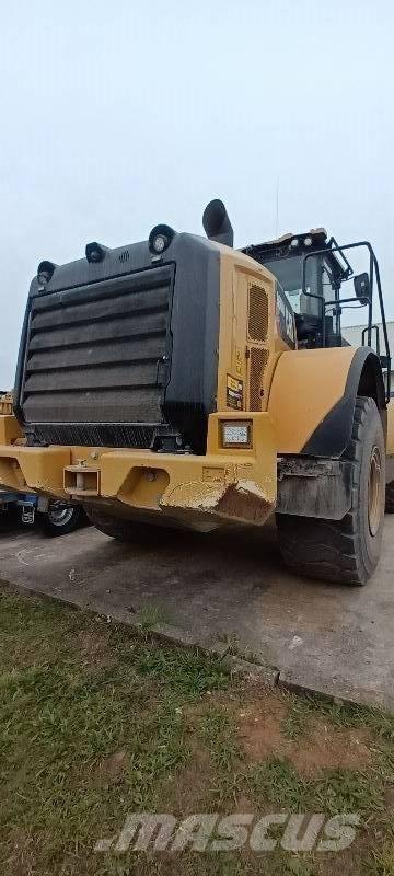 CAT 966 M Фронтальные погрузчики