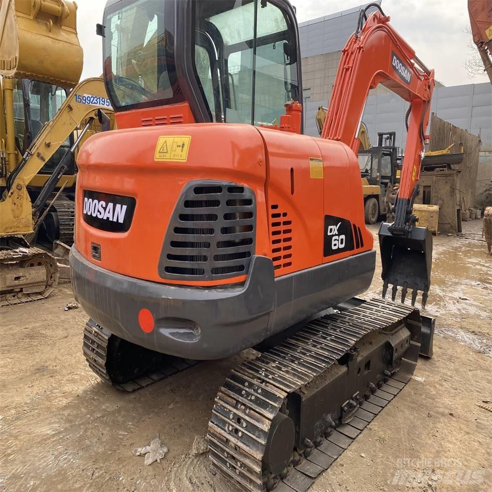 Doosan DX 60 Гусеничные экскаваторы