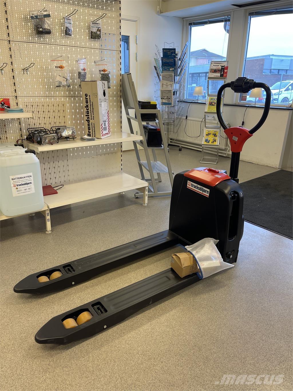 EP Equipment F4 Ручные штабелёры с электроподъёмом