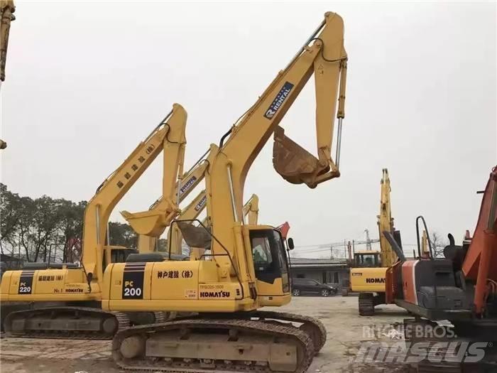 Komatsu PC 200-7 Гусеничные экскаваторы