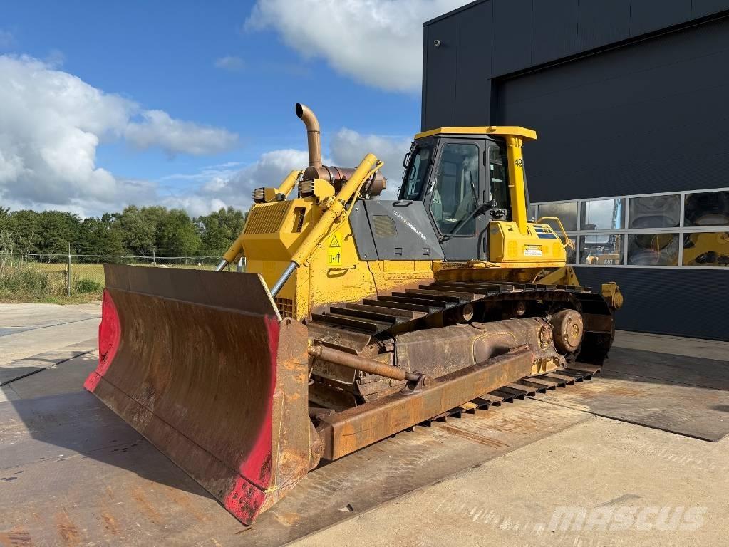Komatsu D 65 PX-12 Гусеничные бульдозеры