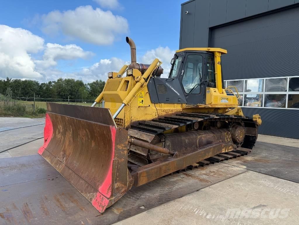 Komatsu D 65 PX-12 Гусеничные бульдозеры