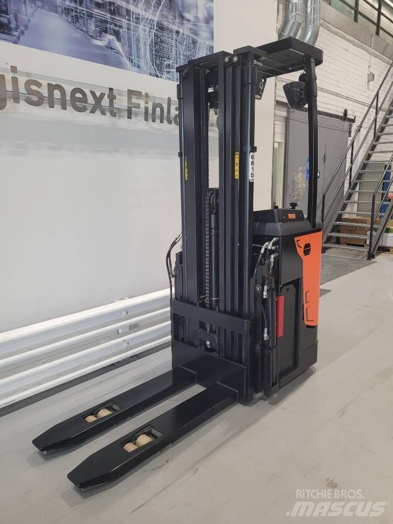Rocla SST 16 ACI Самоходные электроштабелёры