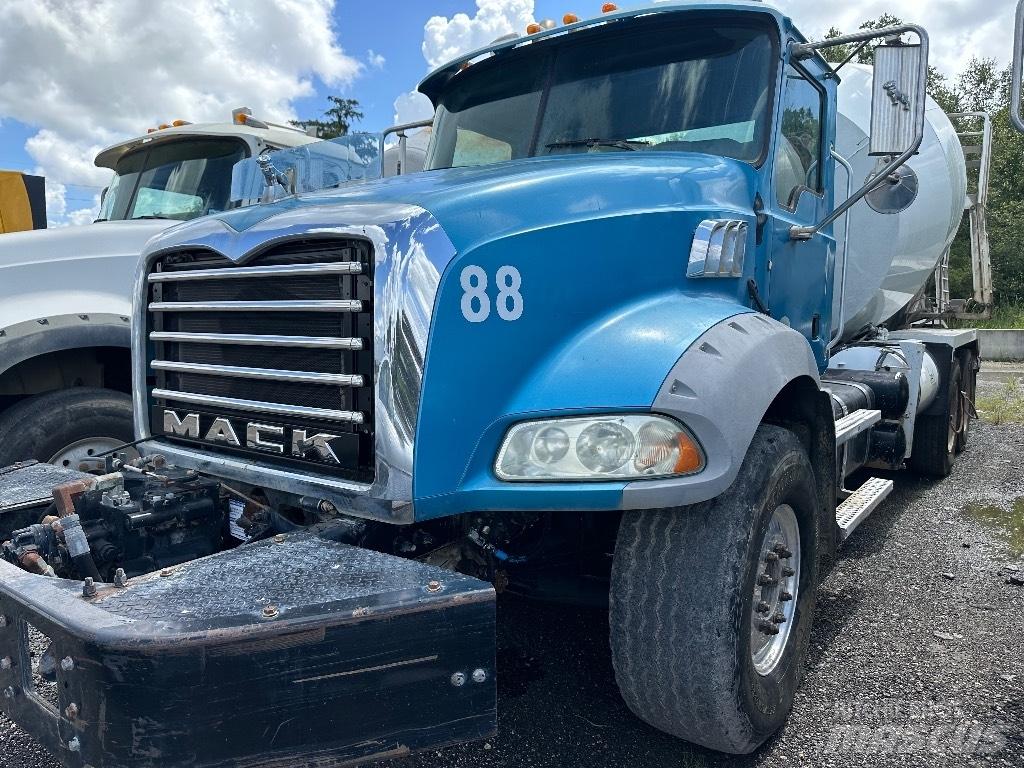 Mack GU 800 Специальные грузовики