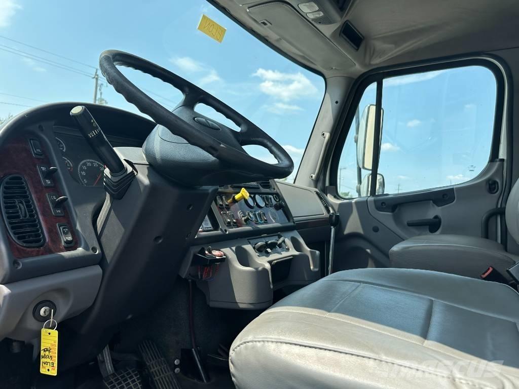 Freightliner M2 Мусоровозы