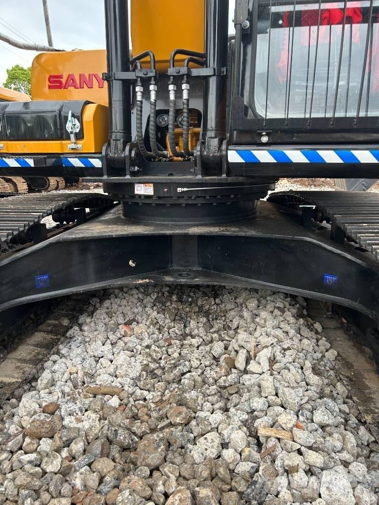 Sany SY 215 C Гусеничные экскаваторы