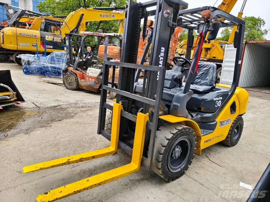 Komatsu FD30 Дизельные погрузчики