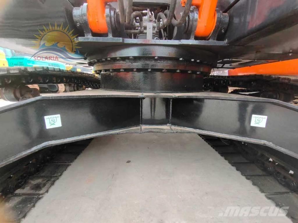 Hitachi ZX 200 Гусеничные экскаваторы