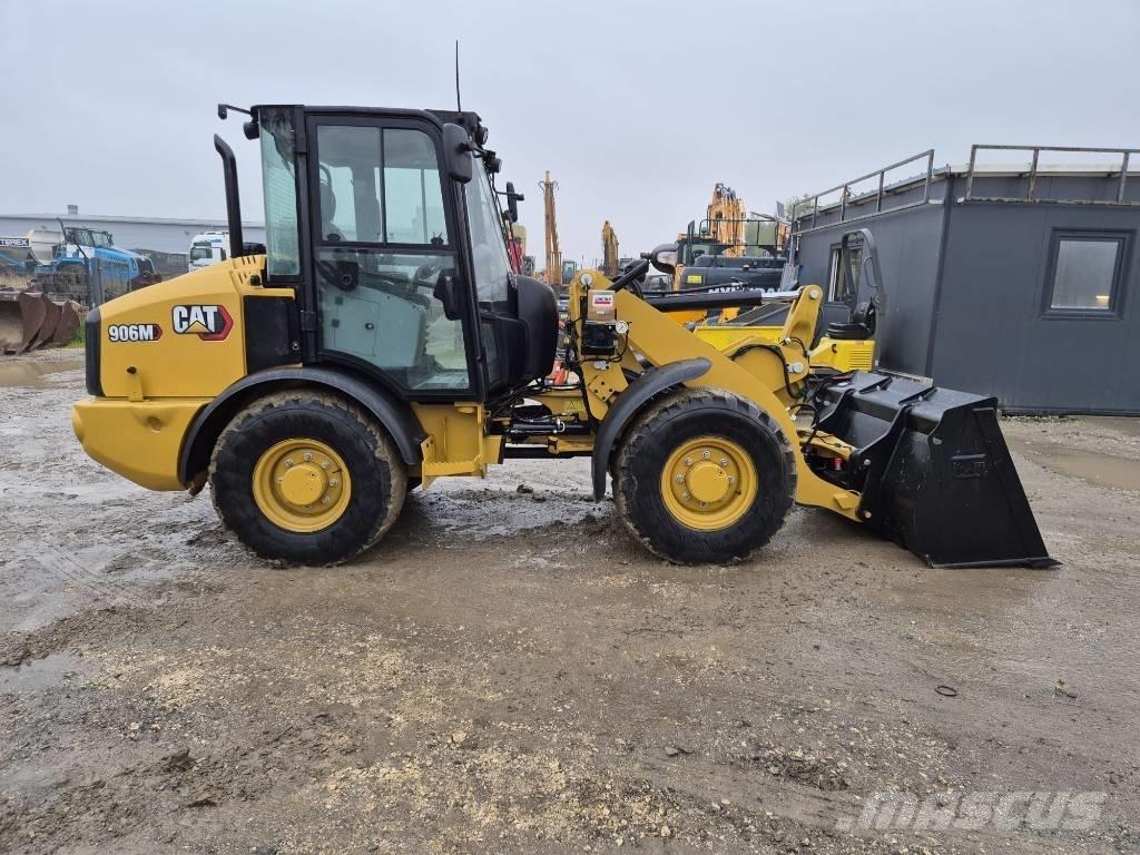 CAT 906M Фронтальные погрузчики