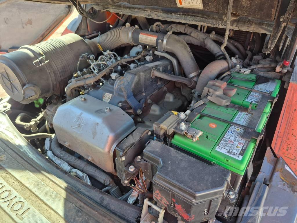 Toyota 8 FD 40 U Другие складские механизмы