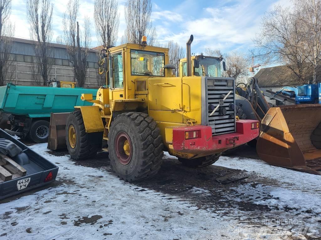 Volvo L 120 Фронтальные погрузчики