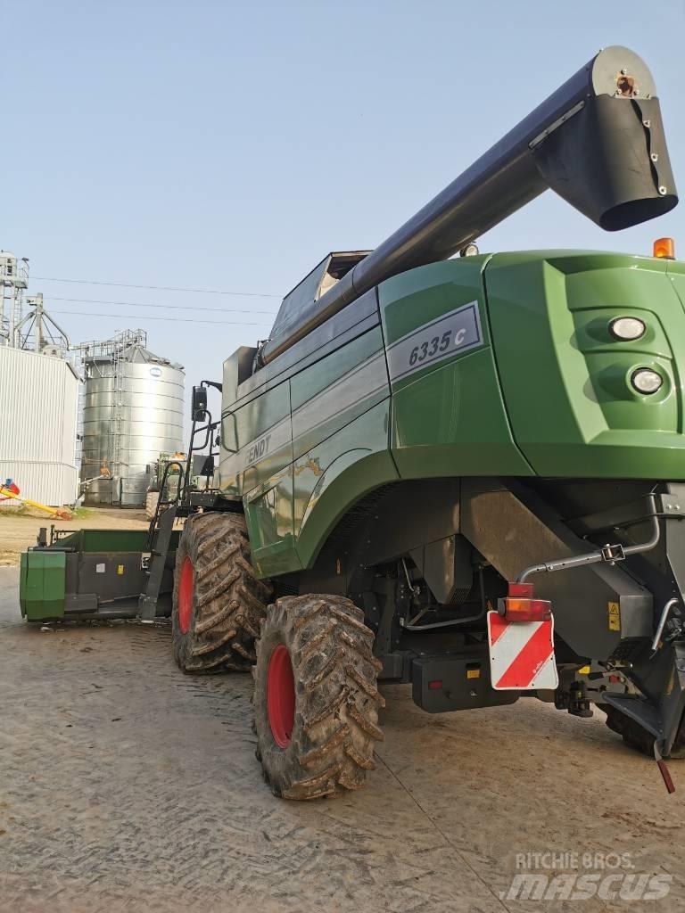 Fendt 6335 Зерноуборочные комбайны