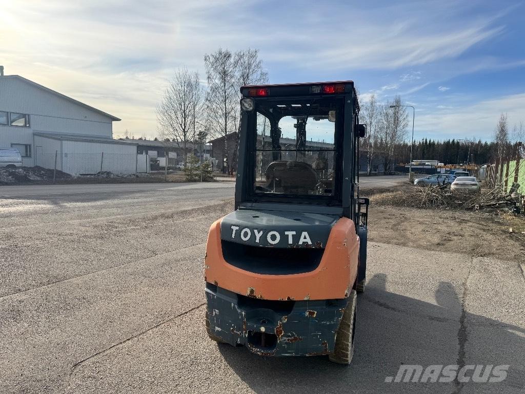 Toyota 02-8 FDF 30 Дизельные погрузчики