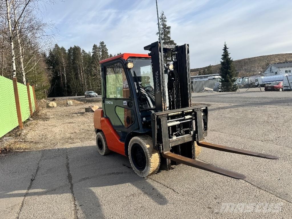Toyota 02-8 FDF 30 Дизельные погрузчики