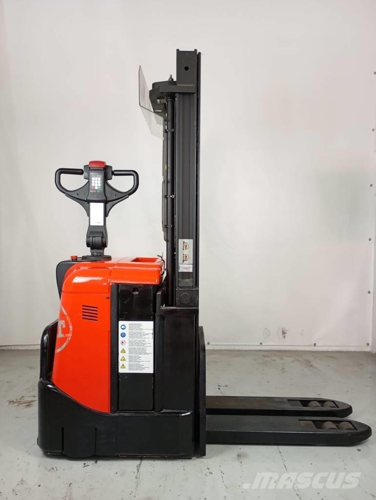 BT SPE 125 Самоходные электроштабелёры
