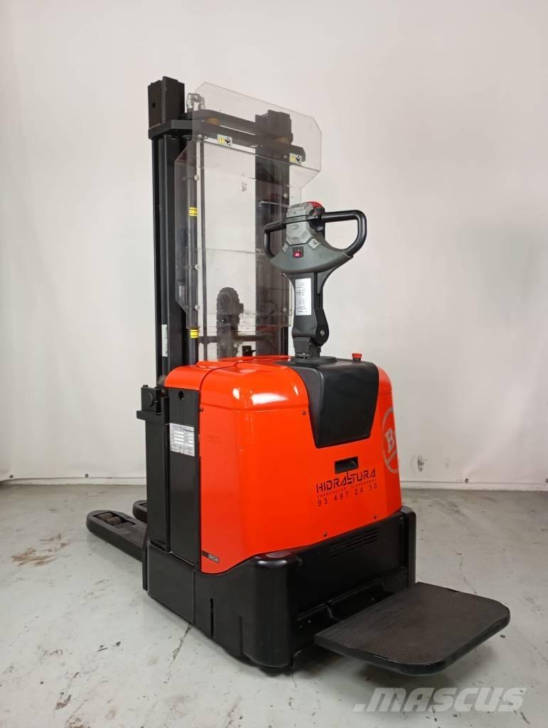 BT SPE 125 Самоходные электроштабелёры