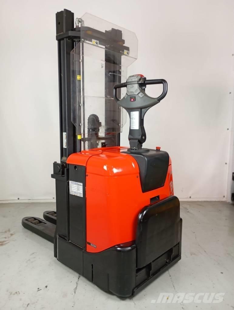 BT SPE 125 Самоходные электроштабелёры
