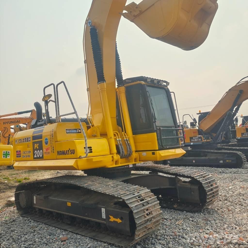 Komatsu PC200-8 Гусеничные экскаваторы