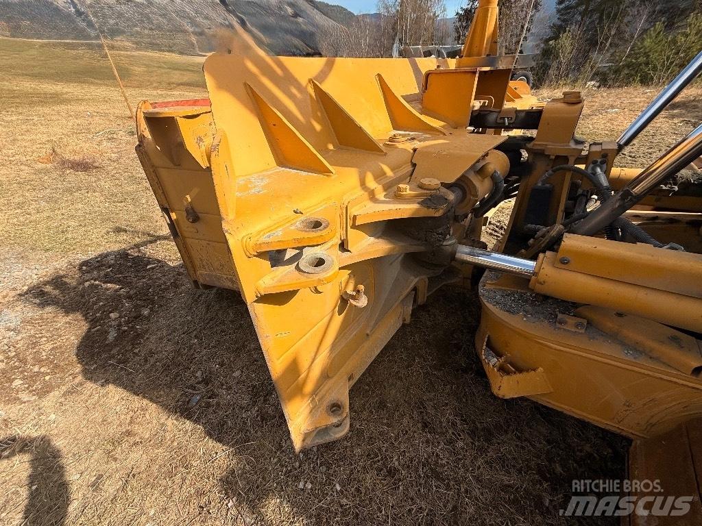 CAT D 6 T LGP Гусеничные бульдозеры