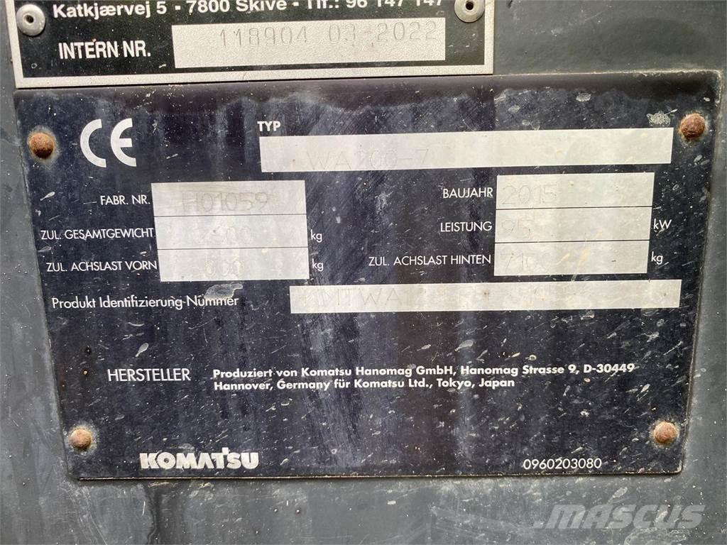 Komatsu WA200-7 Фронтальные погрузчики