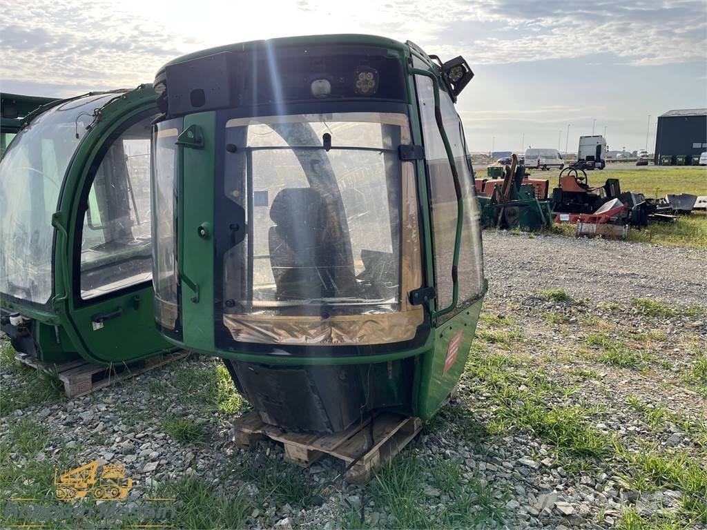 John Deere 1010E Кабины и интерьер