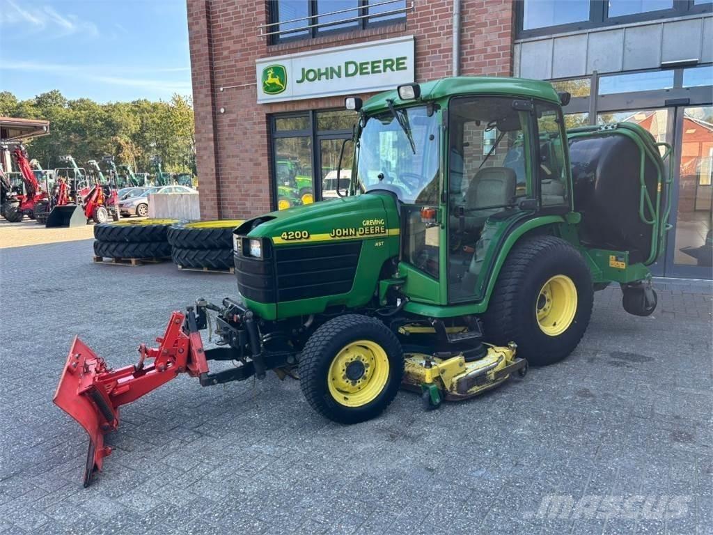 John Deere 4200 Коммунальные тракторы