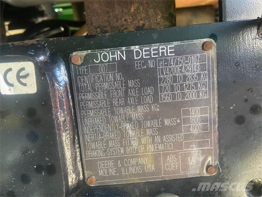 John Deere 4200 Коммунальные тракторы