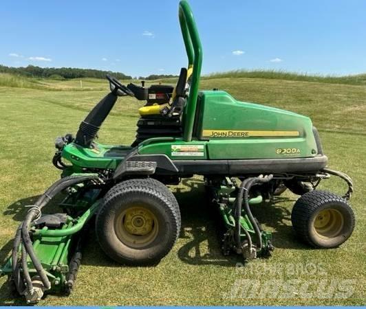 John Deere 8900A Самоходные газонокосилки