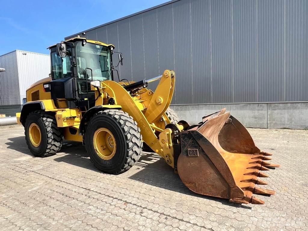 CAT 926M Фронтальные погрузчики