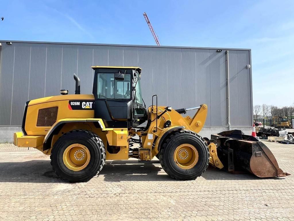 CAT 926M Фронтальные погрузчики