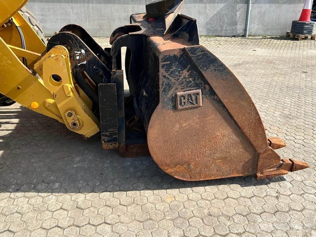 CAT 926M Фронтальные погрузчики