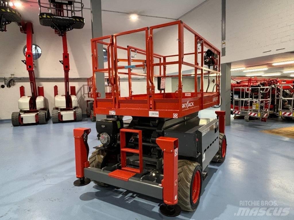 SkyJack SJ 6832 RTE Ножничные подъемники