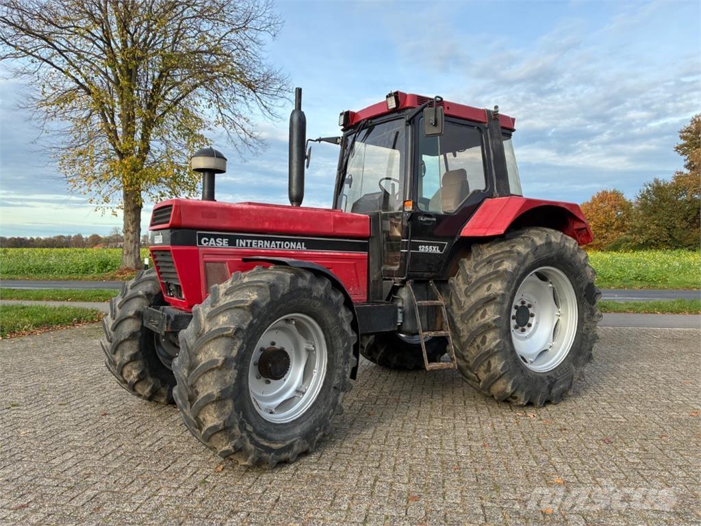 Case IH 1255 Трактора