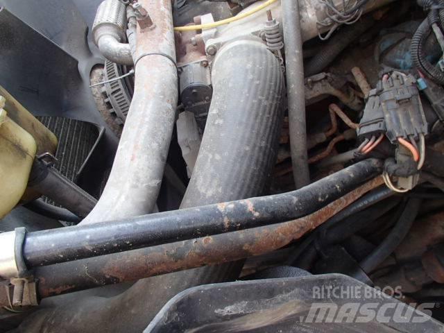 International 7400 Снежные отвалы и плуги