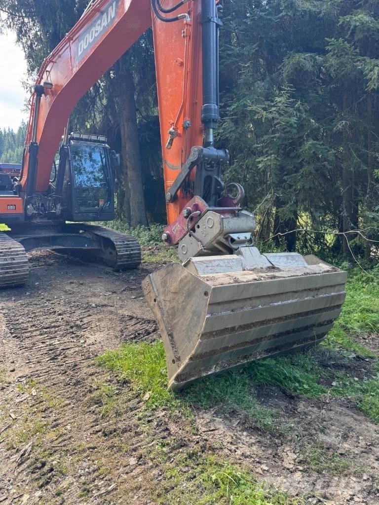 Doosan DX 225 LC-7 Гусеничные экскаваторы