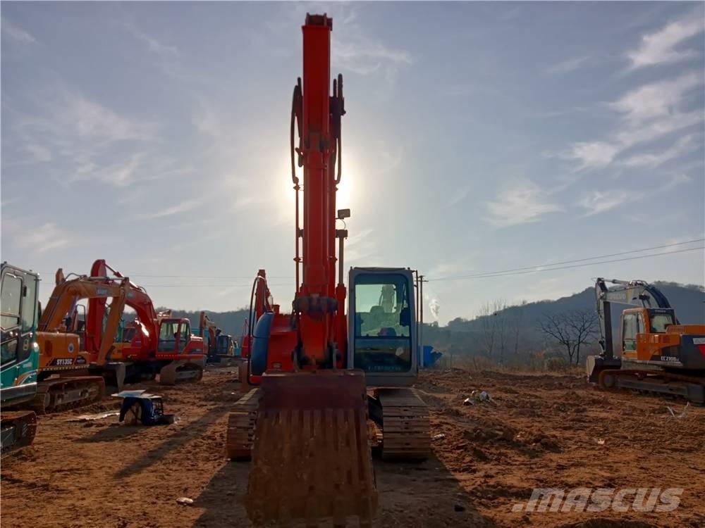 Hitachi ZX135US Гусеничные экскаваторы