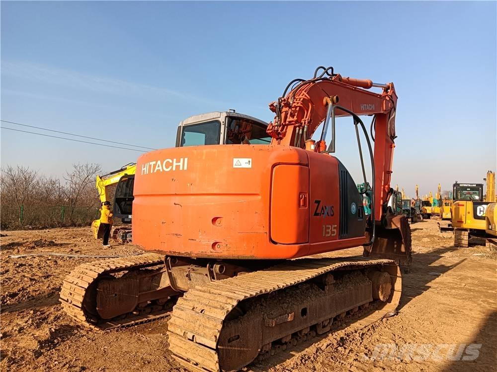 Hitachi ZX135US Гусеничные экскаваторы