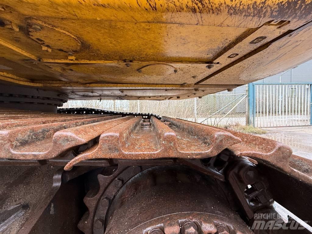 Komatsu HB 215 LC-2 Гусеничные экскаваторы