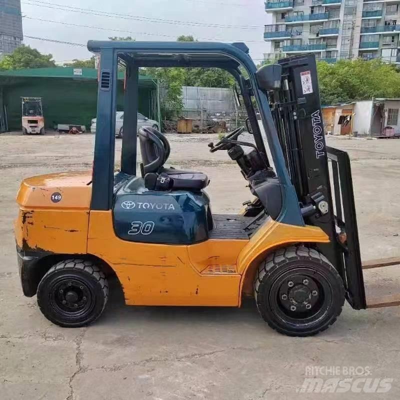 Toyota FD 30 Дизельные погрузчики
