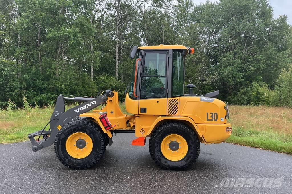Volvo L 30 Фронтальные погрузчики