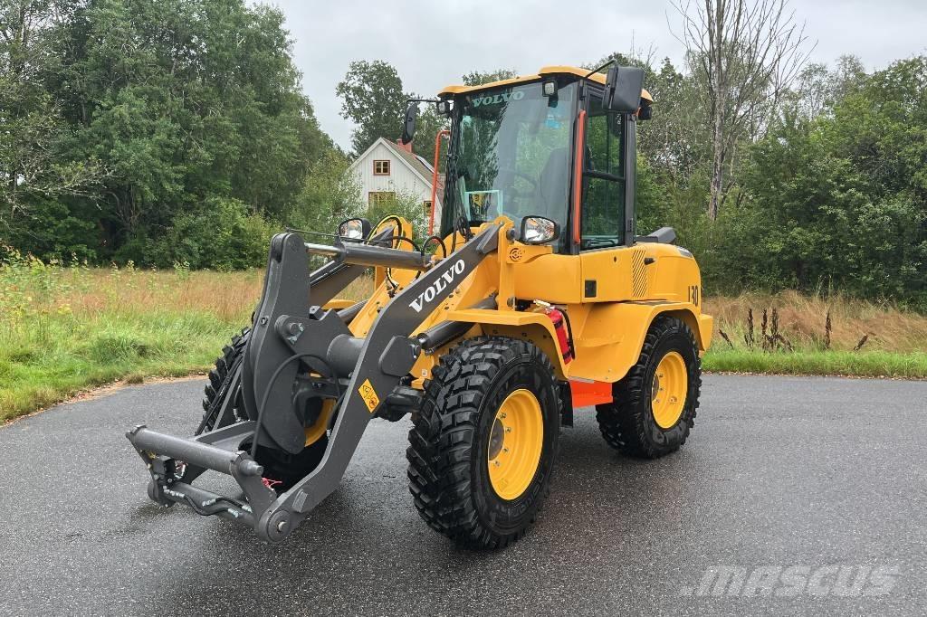 Volvo L 30 Фронтальные погрузчики