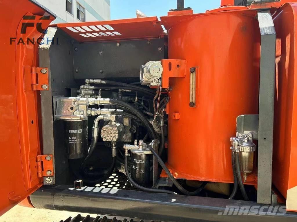 Hitachi ZX 120 Гусеничные экскаваторы